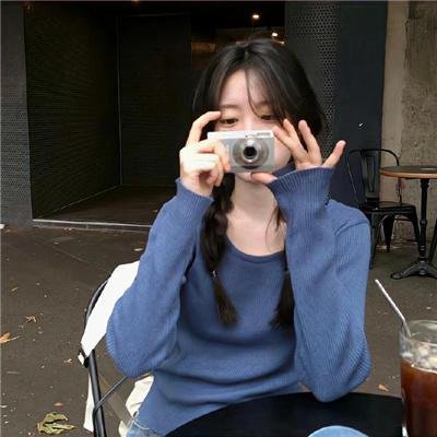 沙滩上的夏娃